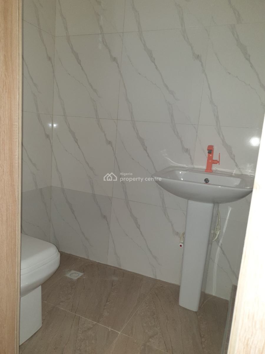 2bedroom Maisonette, Ologolo, Lekki, Lagos, Flat / Apartment for Rent