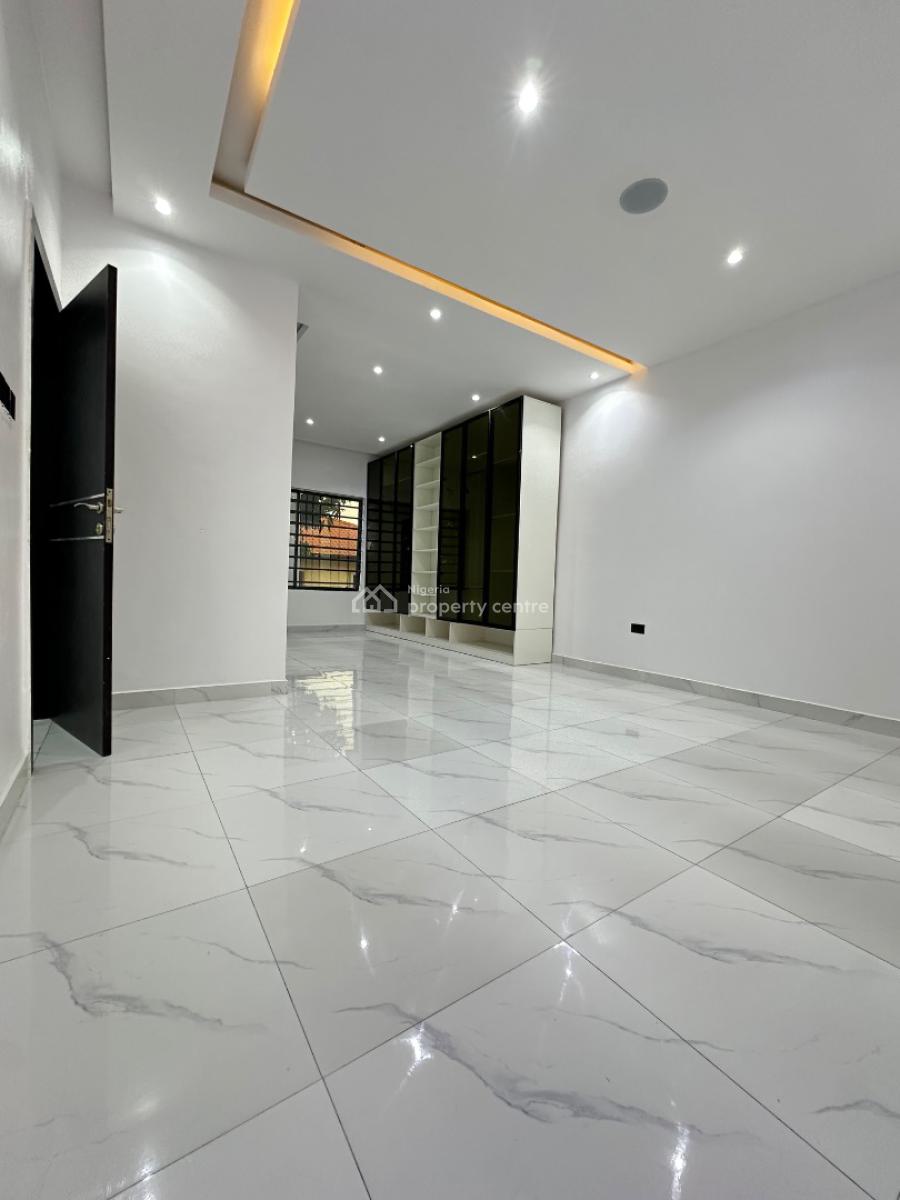 Brand New Luxury Spacious 2 Bedroom, Lekki Phase 1, Lekki, Lagos, Flat / Apartment for Sale