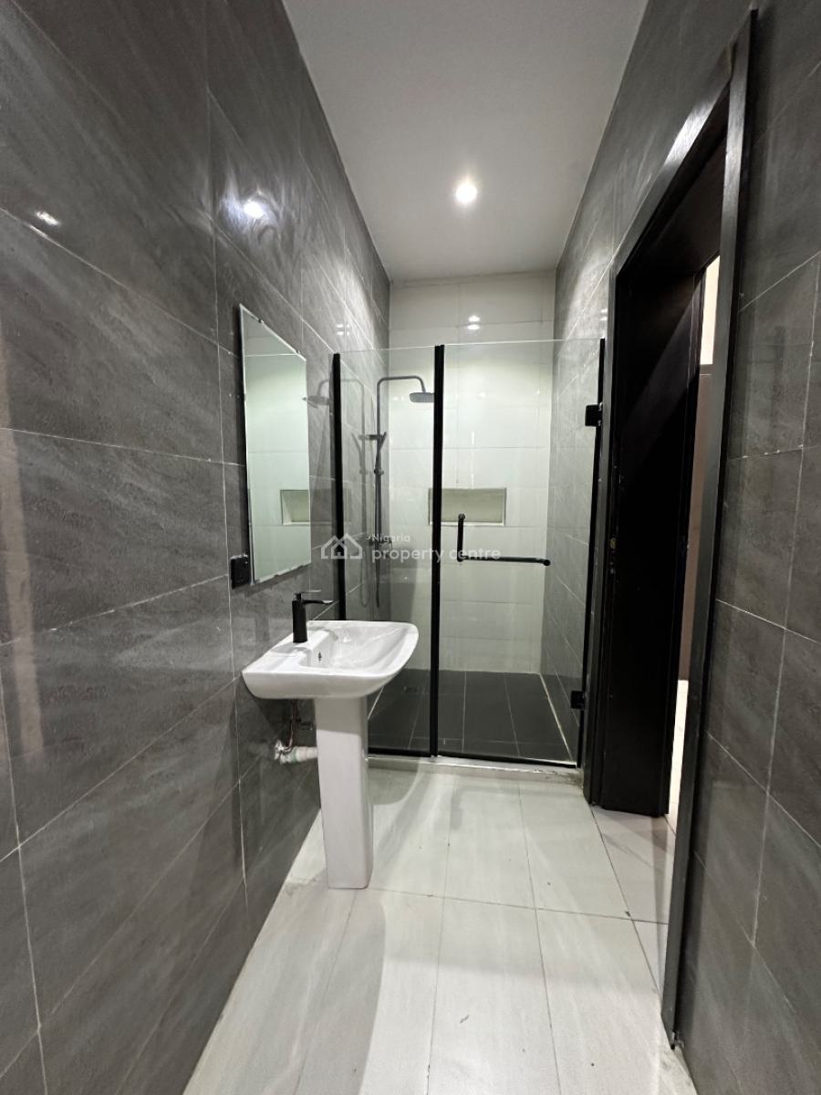 Brand New Luxury Spacious 2 Bedroom, Lekki Phase 1, Lekki, Lagos, Flat / Apartment for Sale