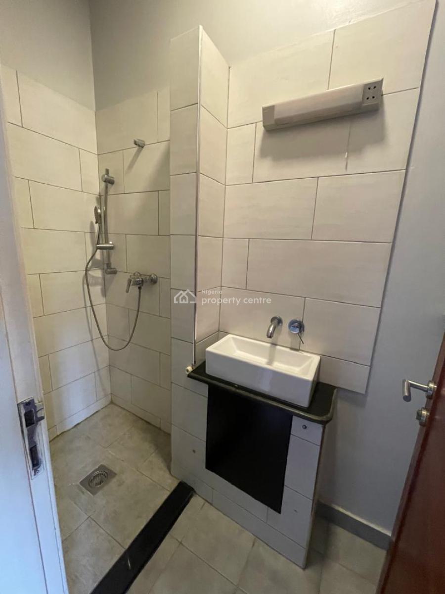 Beautiful 3 Bedroom Upstairs, Ikate, Lekki, Lagos, Flat / Apartment for Rent