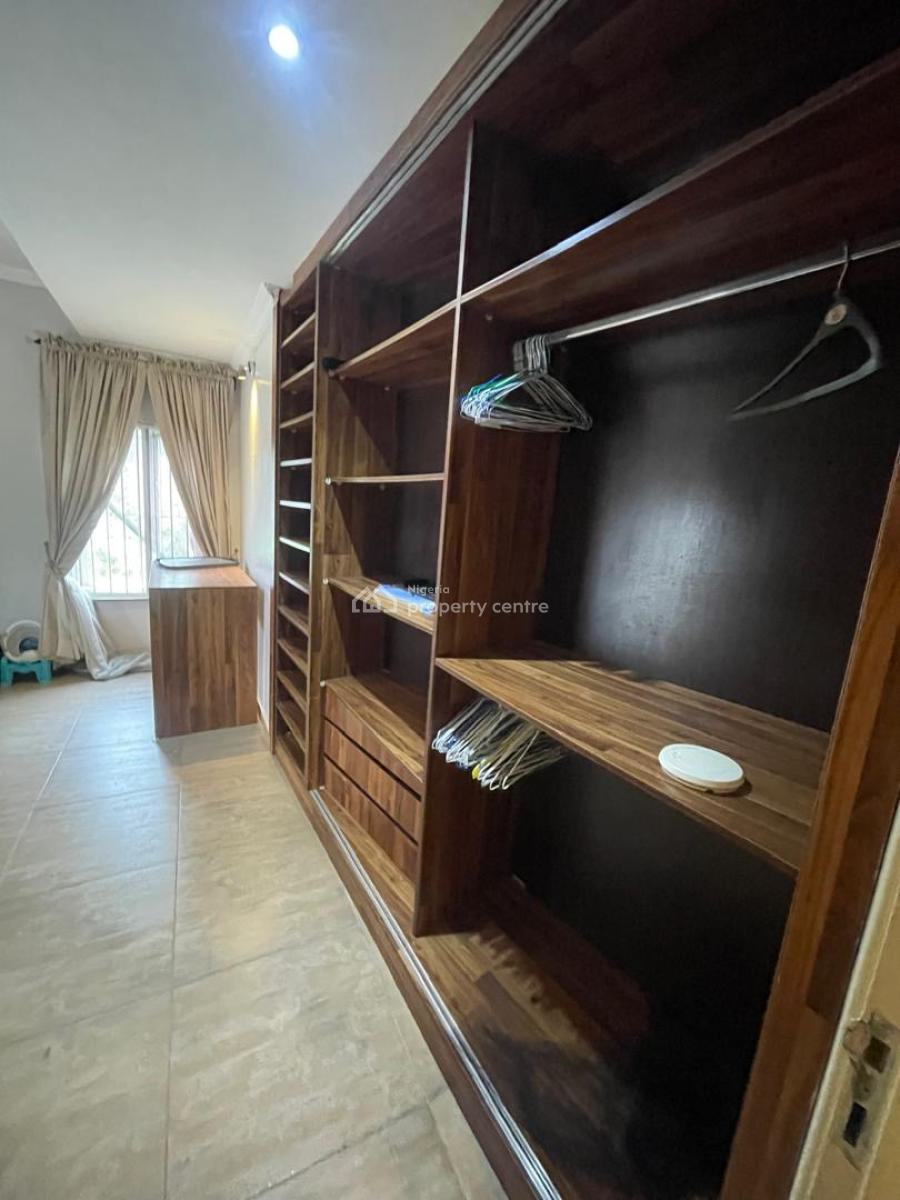 Beautiful 3 Bedroom Upstairs, Ikate, Lekki, Lagos, Flat / Apartment for Rent