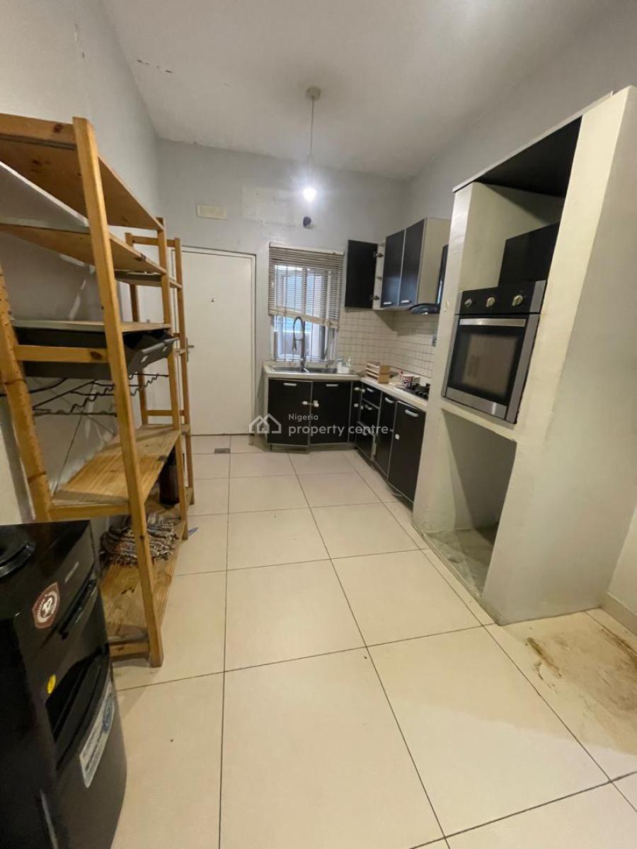 Beautiful 3 Bedroom Upstairs, Ikate, Lekki, Lagos, Flat / Apartment for Rent