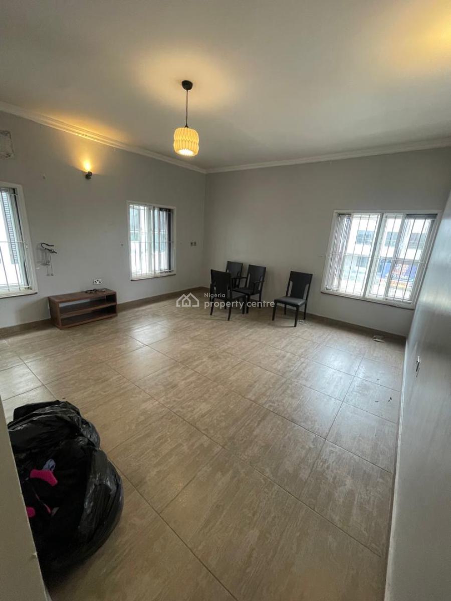 Beautiful 3 Bedroom Upstairs, Ikate, Lekki, Lagos, Flat / Apartment for Rent