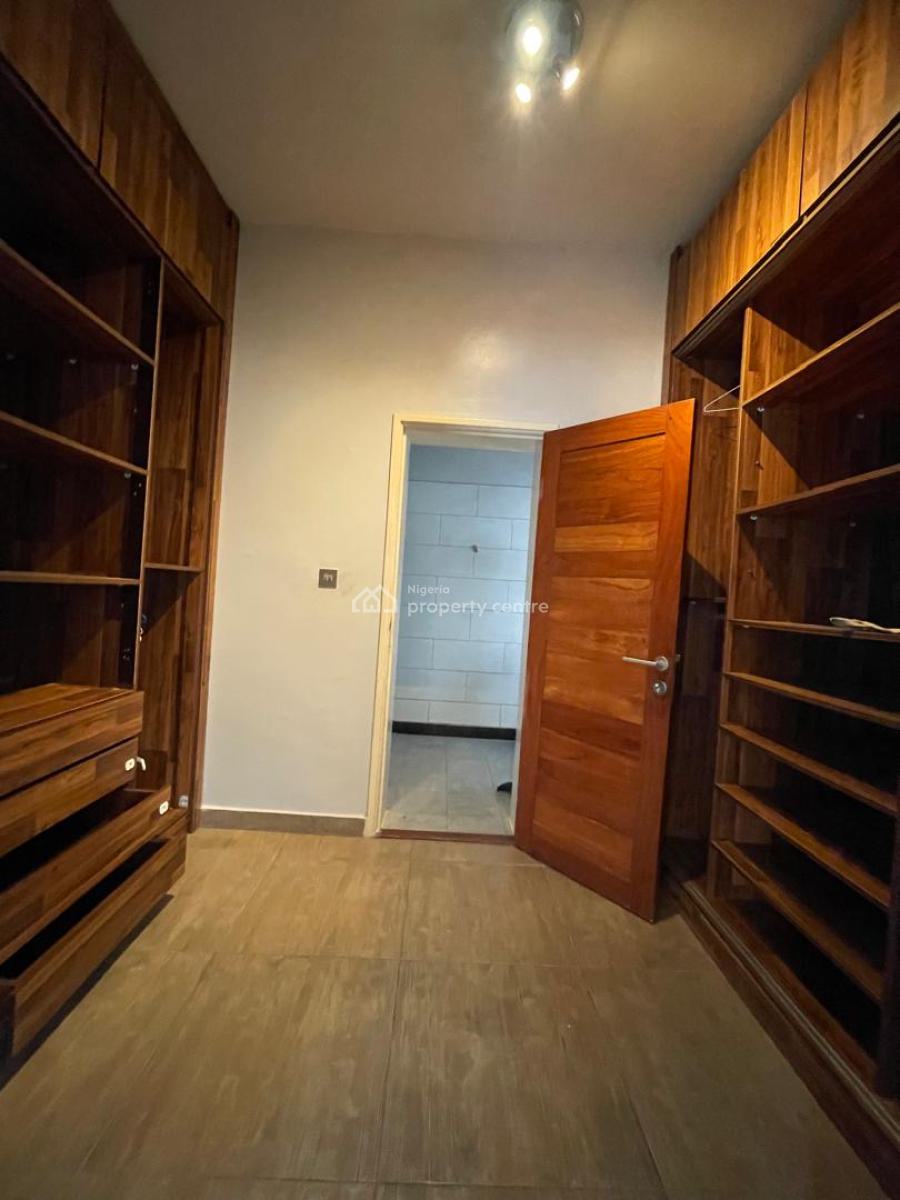 Beautiful 3 Bedroom Upstairs, Ikate, Lekki, Lagos, Flat / Apartment for Rent