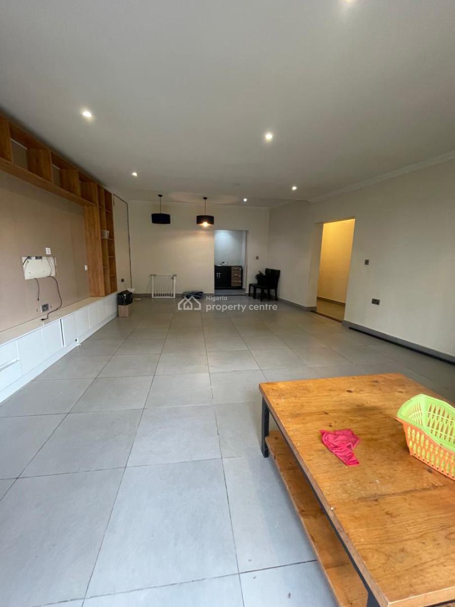 Beautiful 3 Bedroom Upstairs, Ikate, Lekki, Lagos, Flat / Apartment for Rent