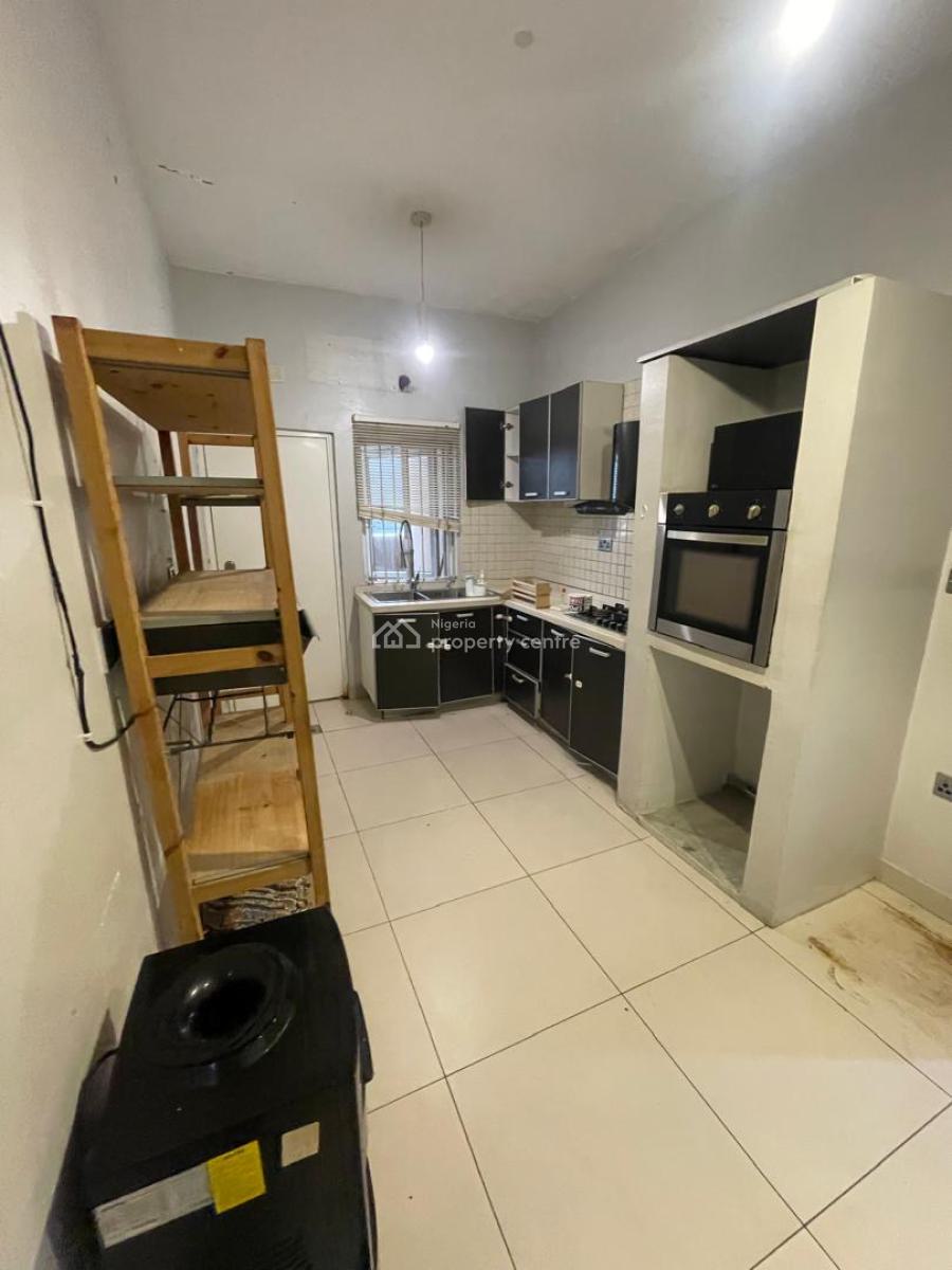 Beautiful 3 Bedroom Upstairs, Ikate, Lekki, Lagos, Flat / Apartment for Rent