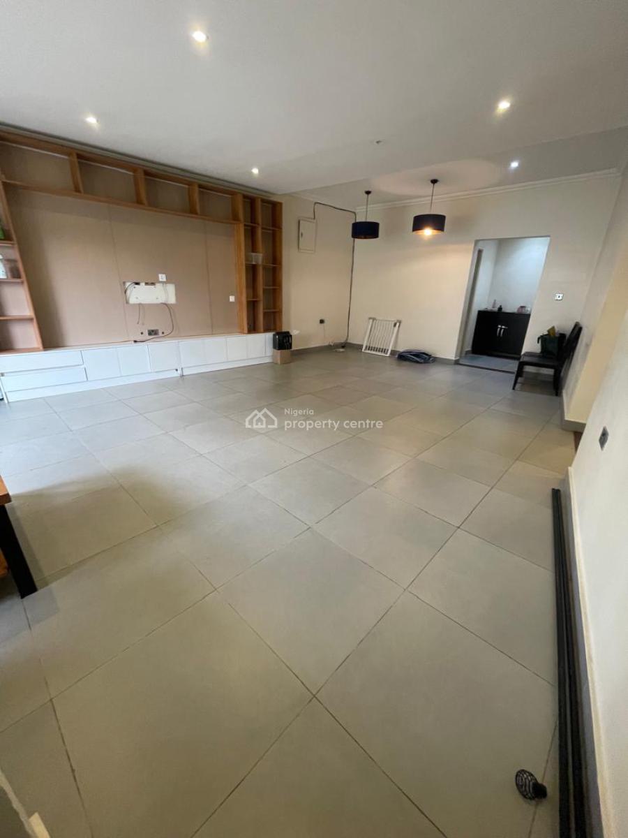 Beautiful 3 Bedroom Upstairs, Ikate, Lekki, Lagos, Flat / Apartment for Rent