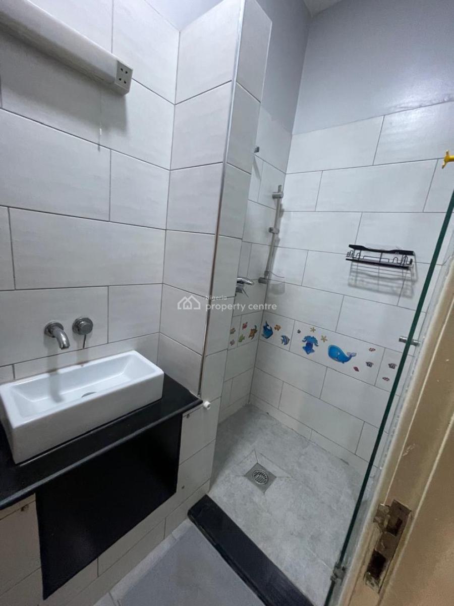 Beautiful 3 Bedroom Upstairs, Ikate, Lekki, Lagos, Flat / Apartment for Rent