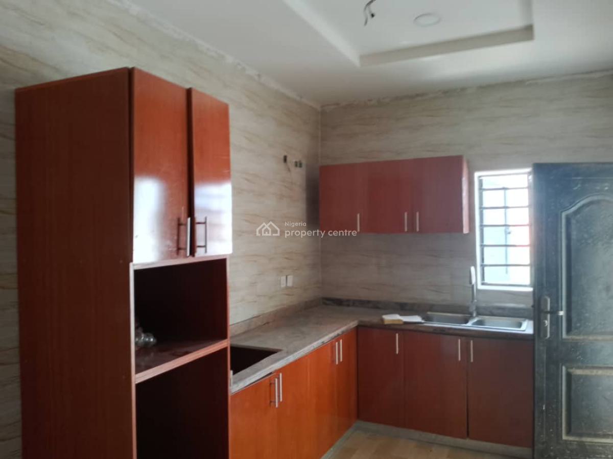 Sharp Clean 3 Bedroom Apartment, Orchid Roundabout Lekki Eti-osa, Lekki, Lagos, Flat / Apartment for Rent