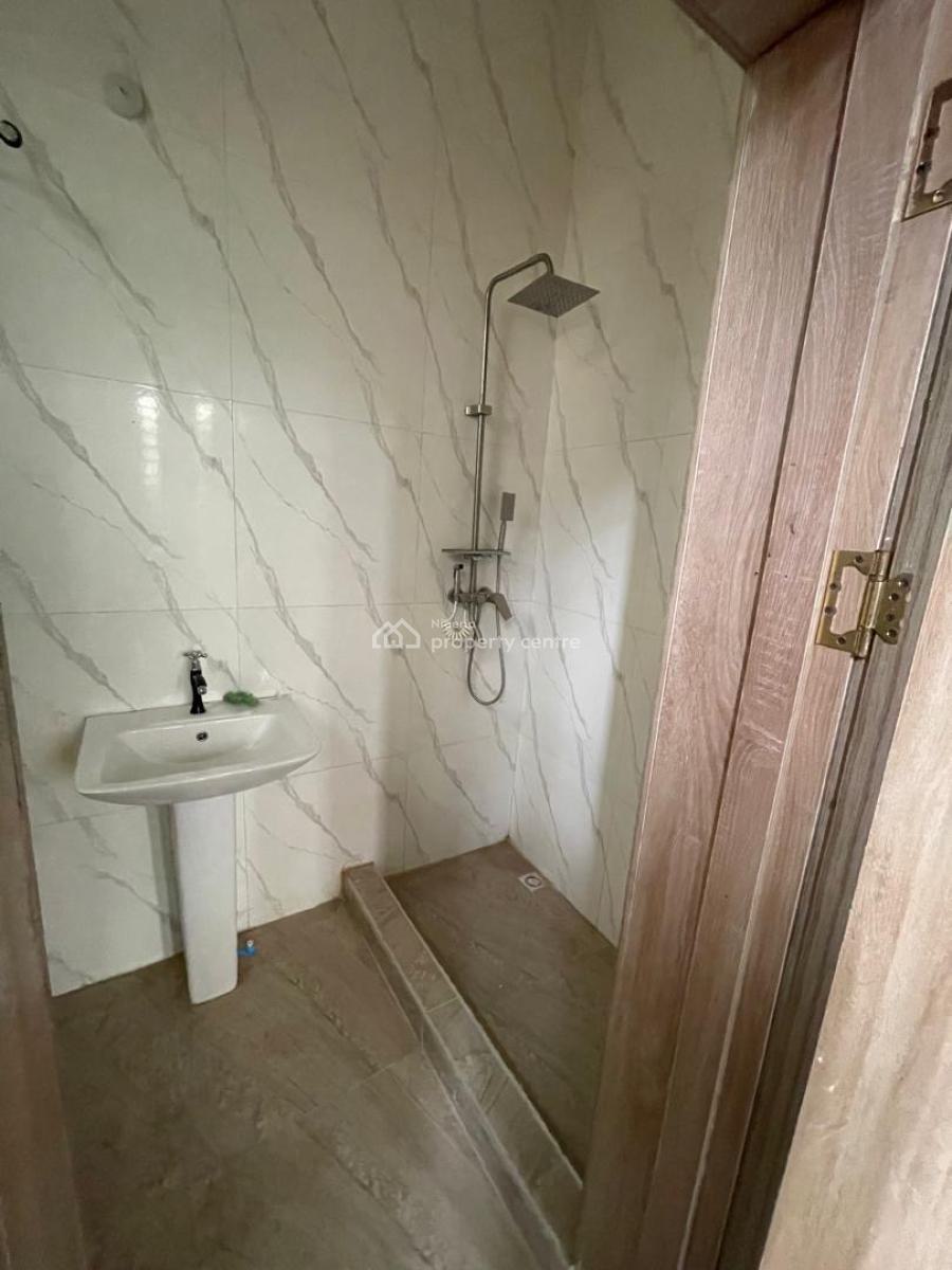 Beautiful 2 Bedroom, Ologolo, Lekki, Lagos, Flat / Apartment for Rent