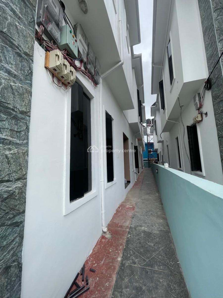 Beautiful 2 Bedroom, Ologolo, Lekki, Lagos, Flat / Apartment for Rent
