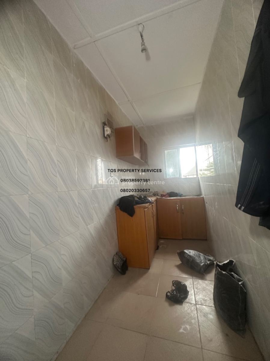 Nice 2 Bedroom All Rooms Ensuite (up), Sabo-alagomeji, Alagomeji, Yaba, Lagos, Flat / Apartment for Rent
