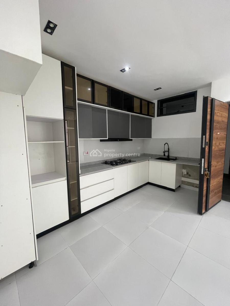 Two Bedrooms Ensuite, Ologolo, Lekki, Lagos, Flat / Apartment for Sale