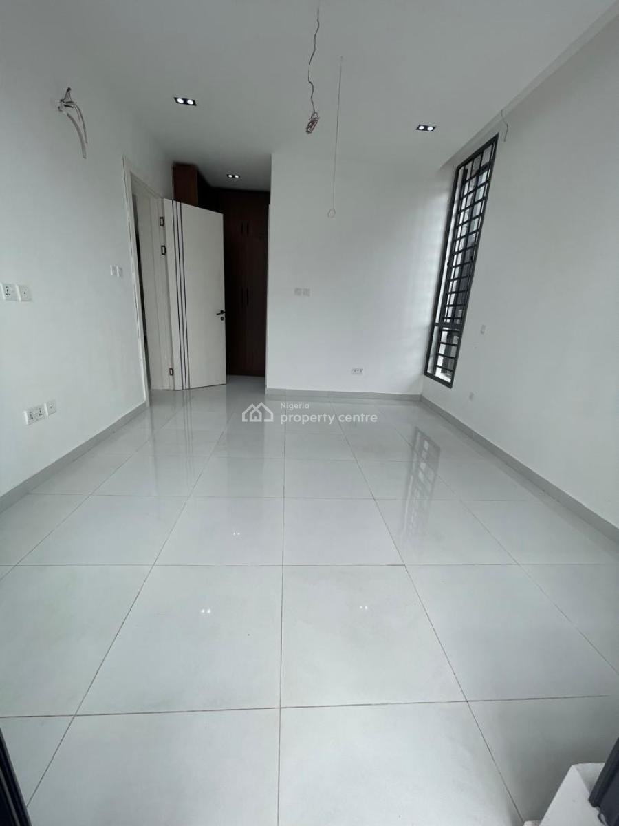 Two Bedrooms Ensuite, Ologolo, Lekki, Lagos, Flat / Apartment for Sale