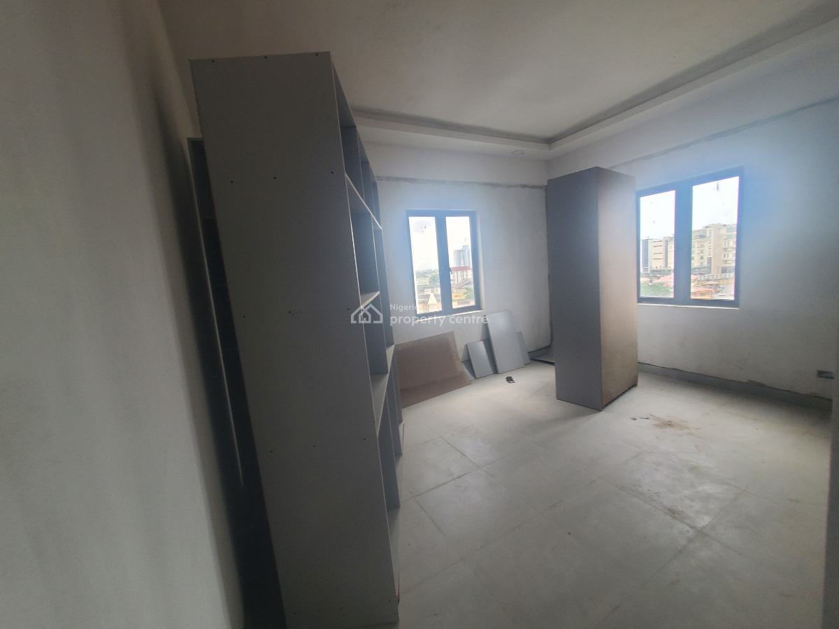 Newly Built Luxurious 2 Bedroom Apartment + Bq, Lekki Phase 1, Lekki, Lagos, Block of Flats for Sale