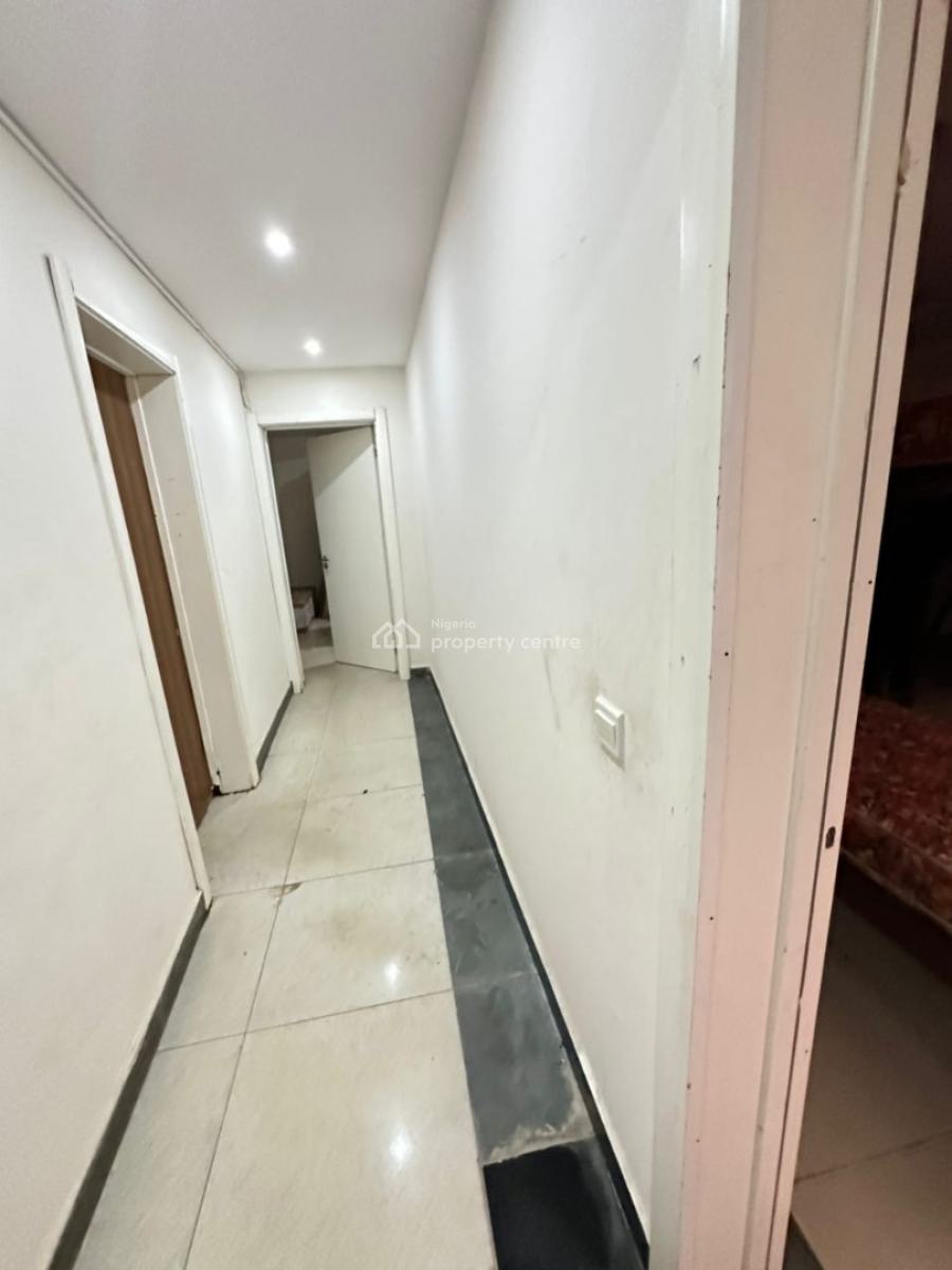 Spacious 2 Bedroom Flat, Lekki Phase 1, Lekki, Lagos, Flat / Apartment for Rent