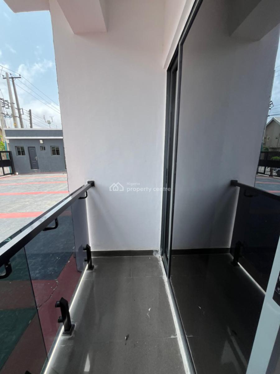 Sleek 2 Bedroom Apartment with Elevator in a Top Performing Location, Lekki Phase 1, Lekki, Lagos, Flat / Apartment for Sale