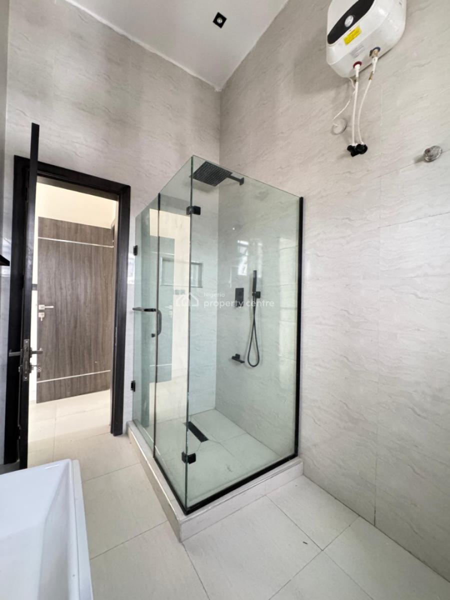 Spacious 3 Bedroom Apartment with Bq Built for Modern Elite, Lekki Phase 1, Lekki, Lagos, Flat / Apartment for Sale