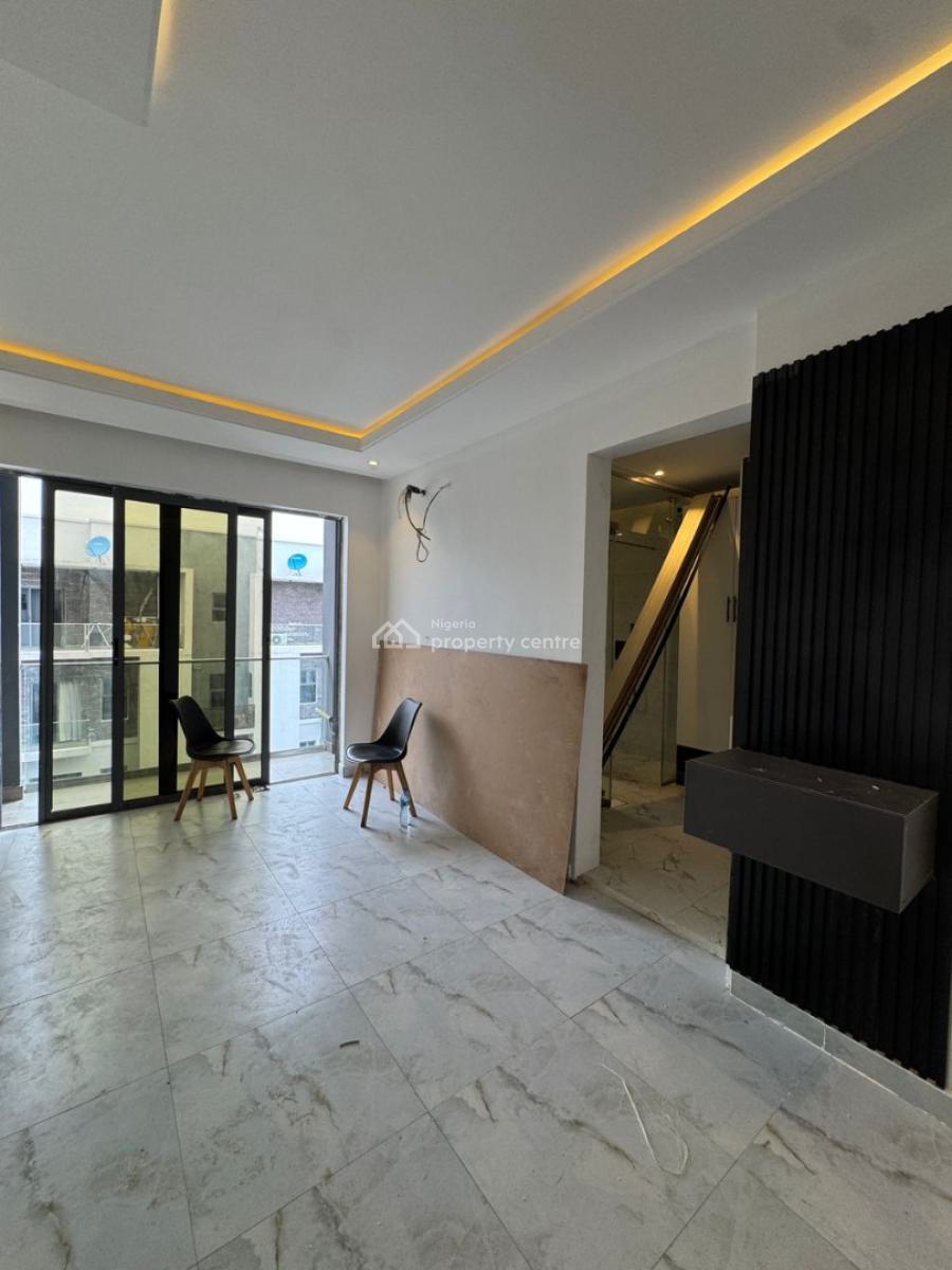Spacious 2 Bedroom Maisonette  with Premium Features, Lekki Phase 1, Lekki, Lagos, Flat / Apartment for Sale