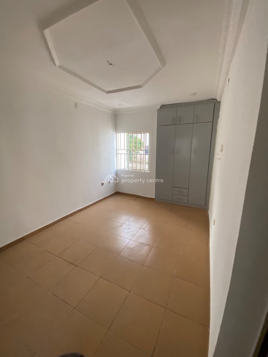 Clean 1 Bedroom Flat, Ground Floor, Well Renovated, By Lake Chad, Maitama District, Abuja, Flat / Apartment for Rent