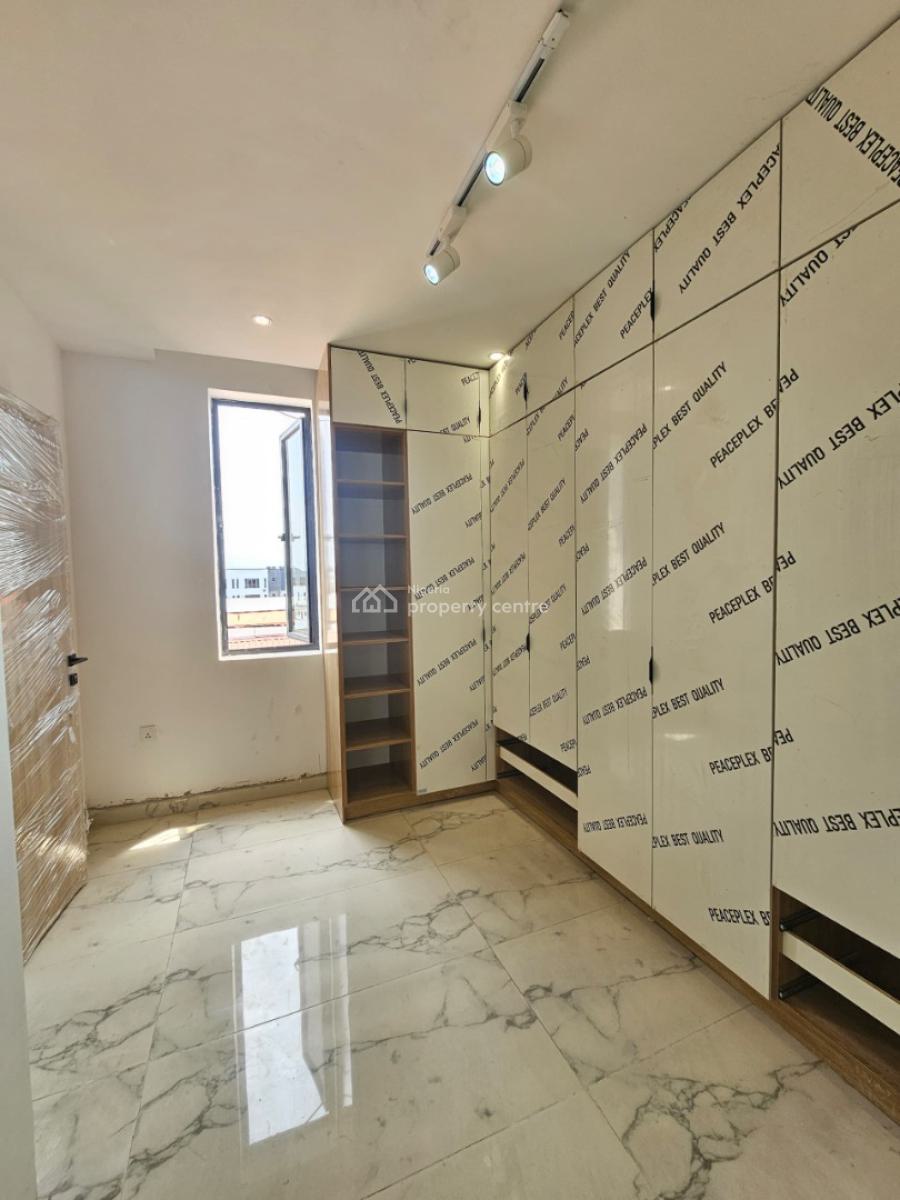 Nice 5 Bedrooms Semi-detached Triplex in a Prime Location, Idado, Lekki, Lagos, Semi-detached Duplex for Sale