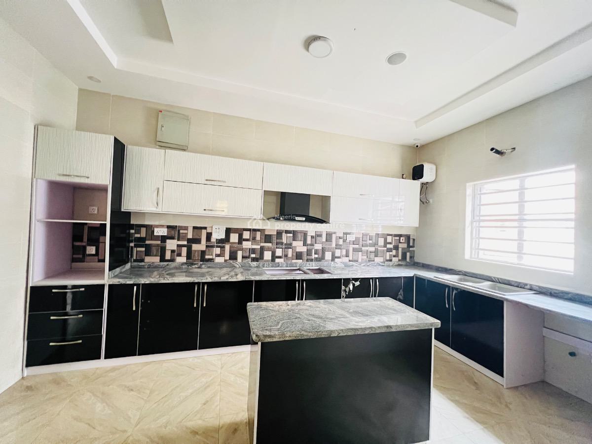 4 Bedrooms Detached Duplex with Bq, Ikota, Lekki, Lagos, Detached Duplex for Sale