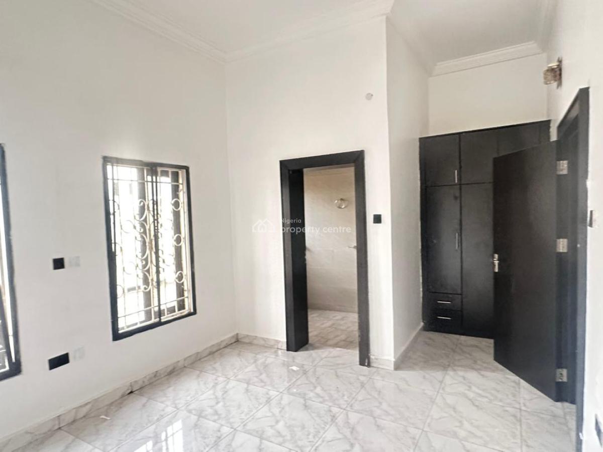 Very Spacious Serviced 3 Bedroom Flat, Gilmore, Jahi, Abuja, Flat / Apartment for Rent