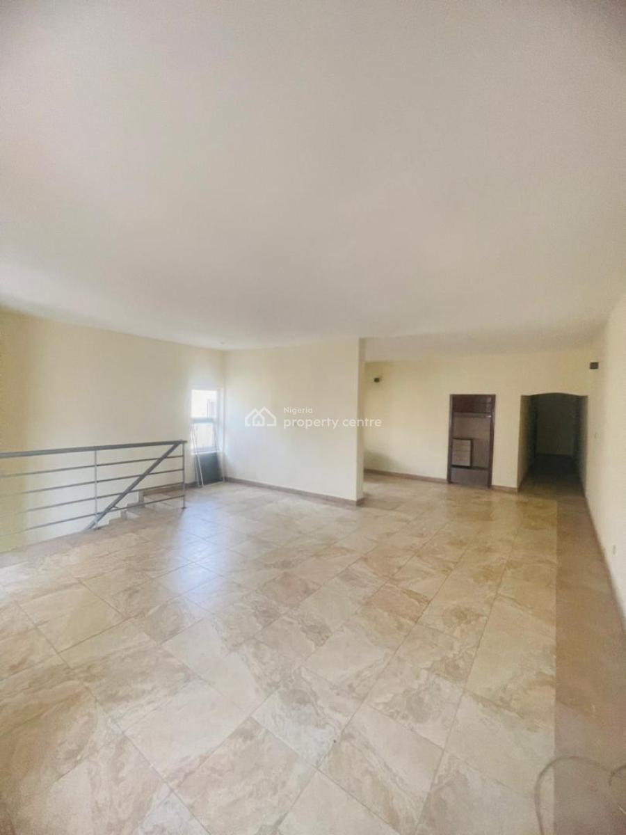Executive 3bedroom Apartment Upstairs 2 in The Compound, Ikota, Lekki, Lagos, Flat / Apartment for Rent