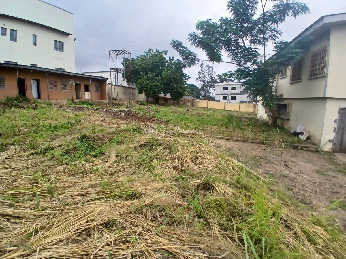 3583.2995 Square Meters of Land with a Demolishable Twin Duplex on It., Plot 86, Commercial Reservation, Onireke Quarters, Ibadan, Oyo, Mixed-use Land for Sale