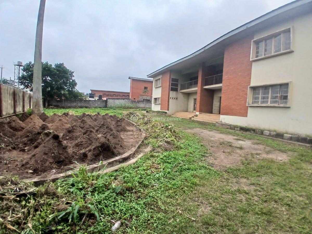 3583.2995 Square Meters of Land with a Demolishable Twin Duplex on It., Plot 86, Commercial Reservation, Onireke Quarters, Ibadan, Oyo, Mixed-use Land for Sale