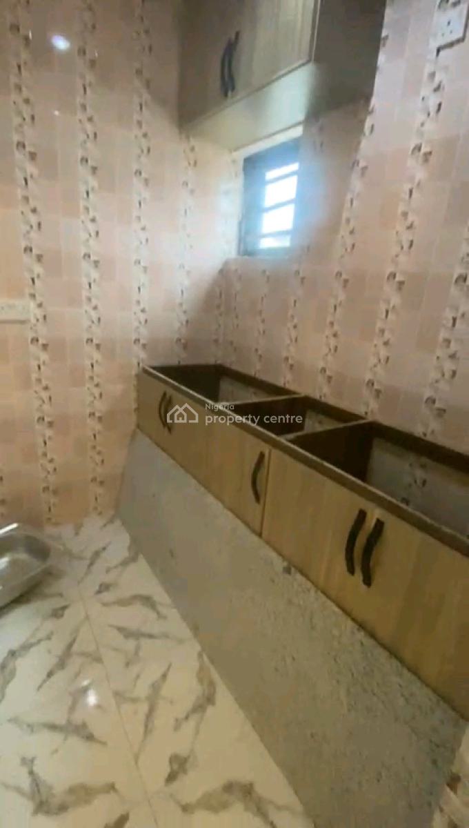 Newly Built, Spacious 2-bedroom Upflat, Ijagbemi Street Off Pedro Road, Gbagada, Lagos, Flat / Apartment for Sale