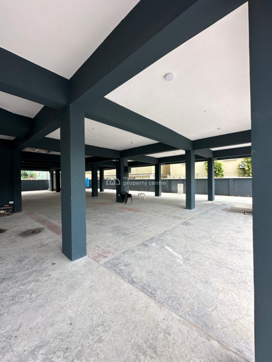 Spacious 3 Bedroom Apartment with an Elevator in a Secured Location, Lekki Phase 1, Lekki, Lagos, Flat / Apartment for Sale