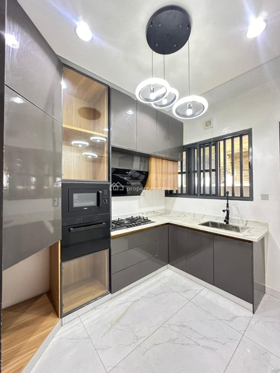 Spacious 2 Bedroom Apartment with Bq, Elevator, Pool and Gym., Lekki Phase 1, Lekki, Lagos, Flat / Apartment for Sale