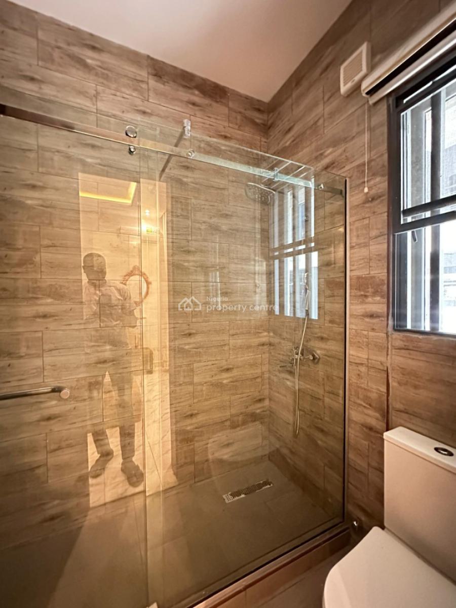 Spacious 2 Bedroom Apartment with Bq, Elevator, Pool and Gym., Lekki Phase 1, Lekki, Lagos, Flat / Apartment for Sale