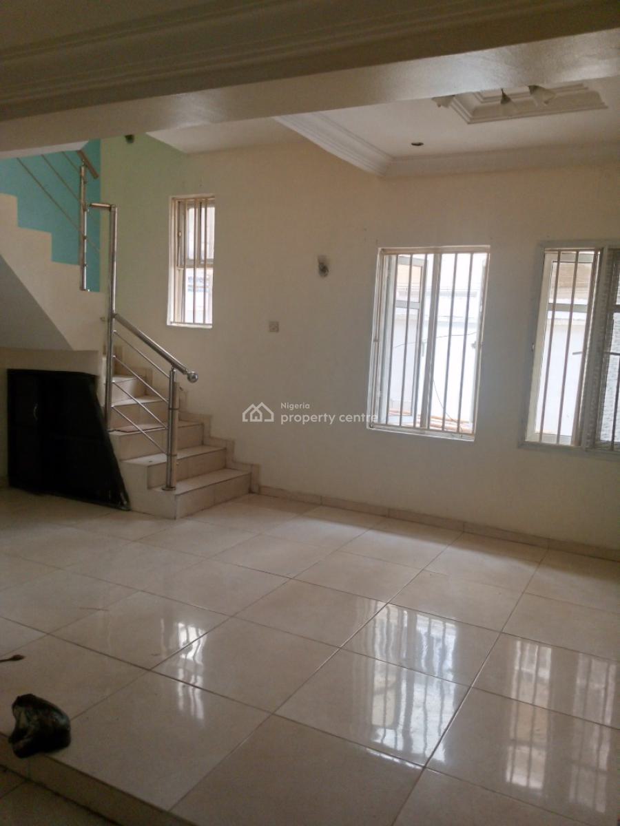 Self Serviced 3 Terrace, Osapa, Lekki, Lagos, Terraced Duplex for Rent