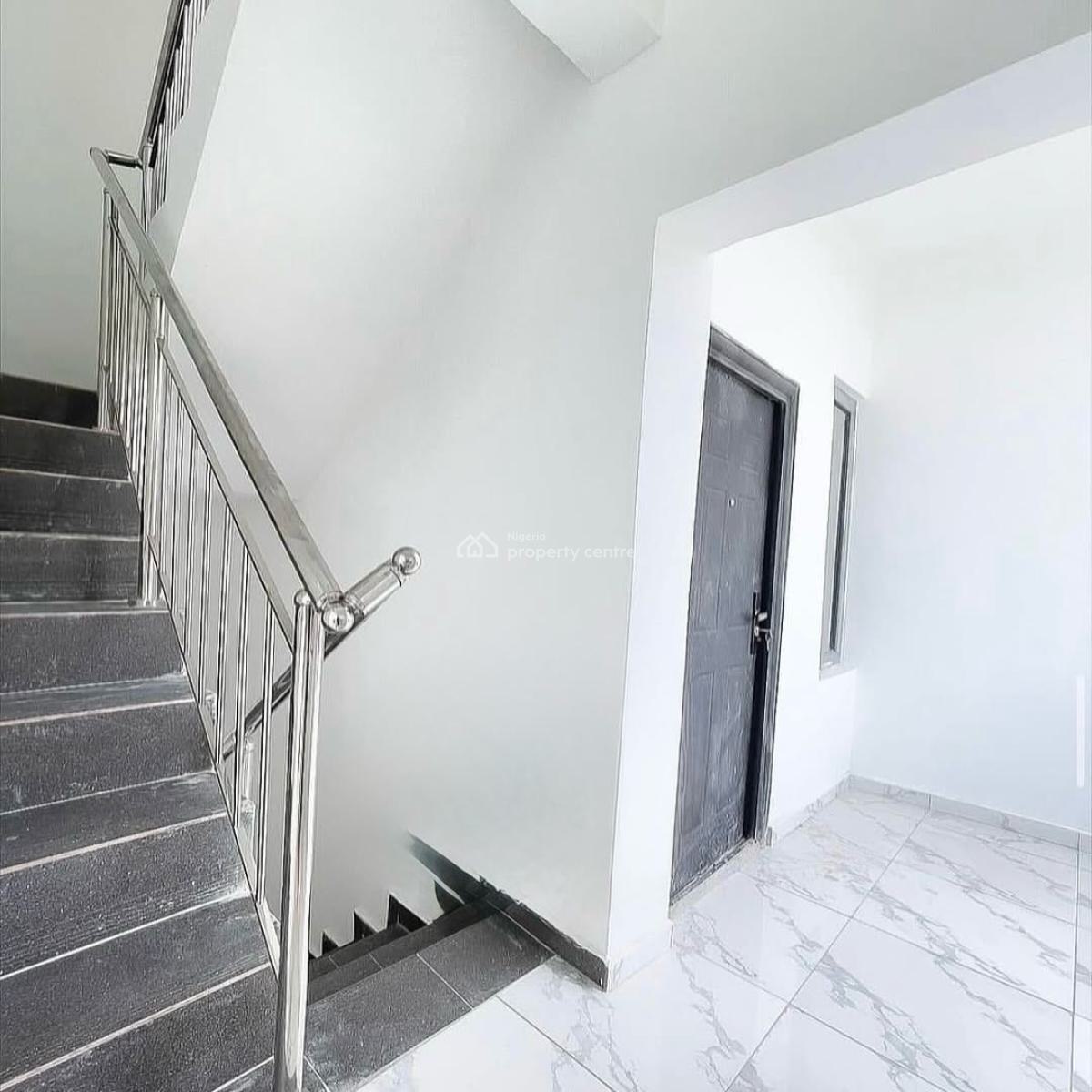 Cozy Mini Flat, Blenco/skymall Axis, Sangotedo, Ajah, Lagos, Mini Flat (room and Parlour) for Rent