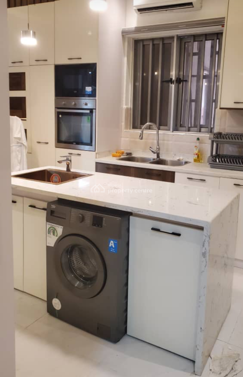 Fully Furnished 3 Bedroom Apartment, Ikeja Gra, Ikeja, Lagos, Flat / Apartment for Rent