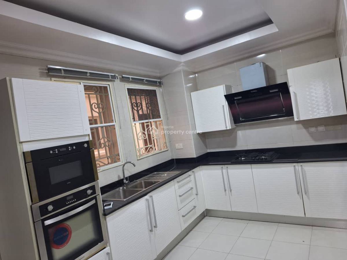 Fully Serviced 3 Bedroom Luxury Apartment, Off Admiralty Way, Lekki Phase 1, Lekki, Lagos, Flat / Apartment for Rent