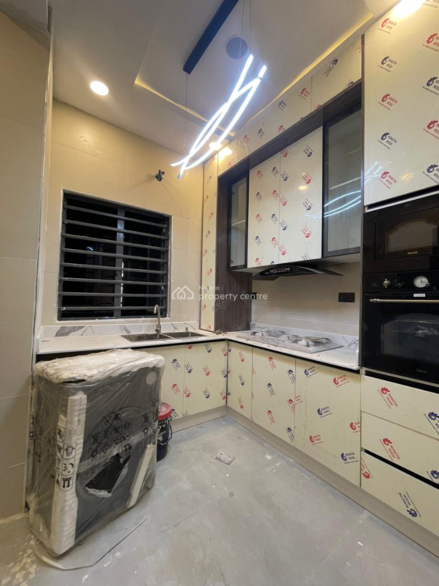 Warm 3 Bedroom Apartment with Pool & Elevator in a Secured Location, Lekki Phase 1, Lekki, Lagos, Flat / Apartment for Sale
