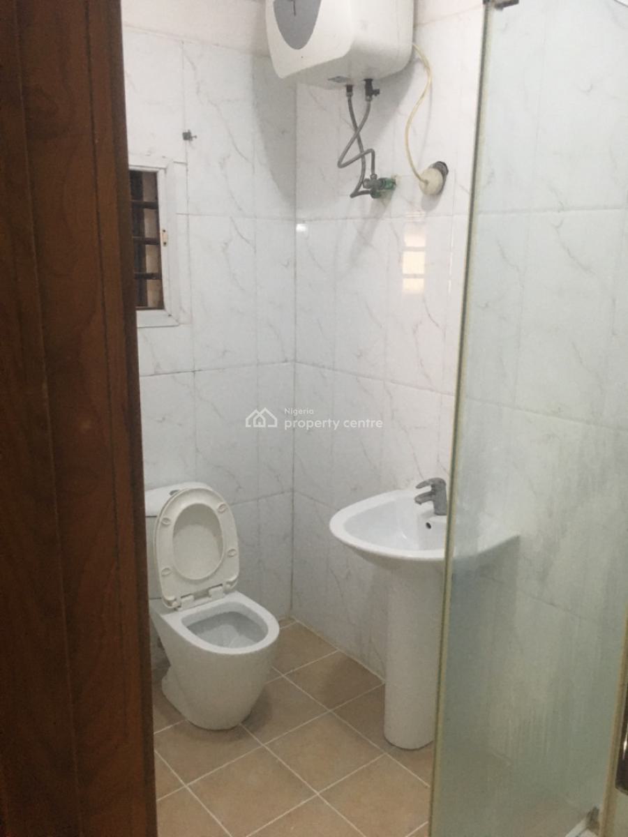 Big Self Contained, Off Durosimi Etti Drive, Lekki Phase 1, Lekki, Lagos, Self Contain (single Rooms) for Rent
