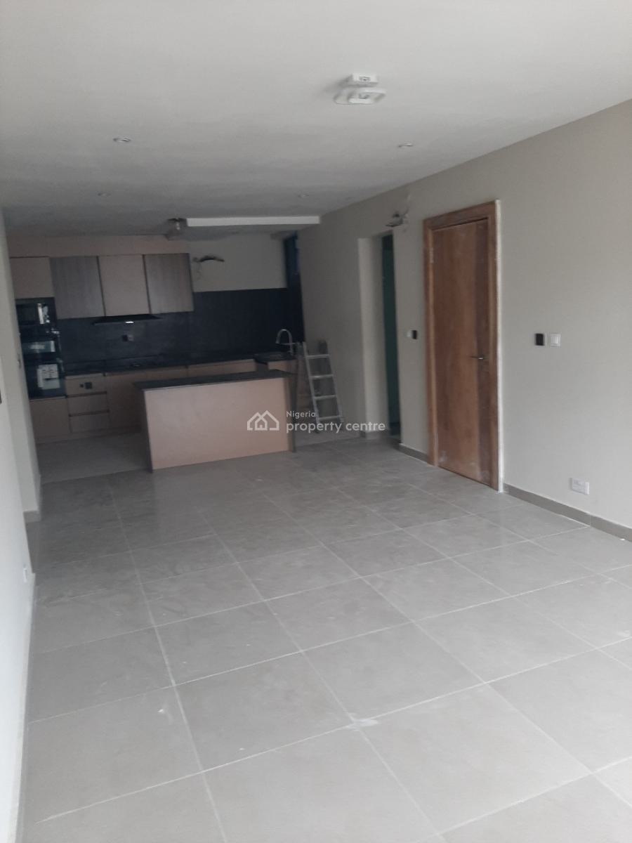 Serviced 3 Bedroom En-suite Flat with Open Fitted Kitchen with Cabinet, Lekki Phase 1, Lekki, Lagos, Flat / Apartment for Rent