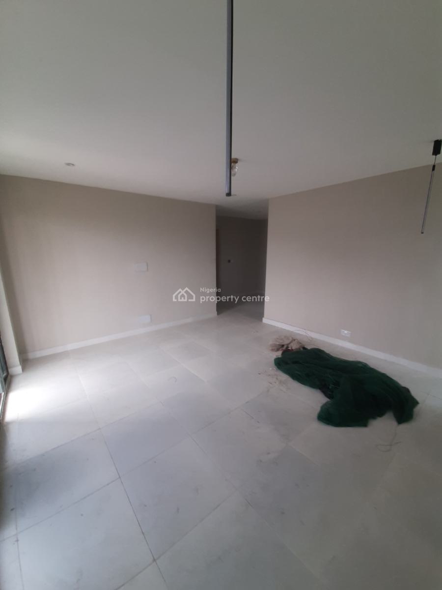 Serviced 3 Bedroom En-suite Flat with Open Fitted Kitchen with Cabinet, Lekki Phase 1, Lekki, Lagos, Flat / Apartment for Rent