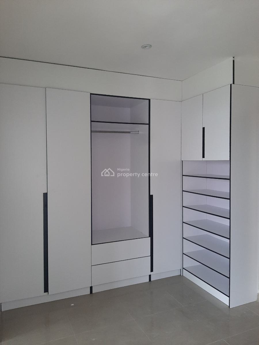 Serviced 3 Bedroom En-suite Flat with Open Fitted Kitchen with Cabinet, Lekki Phase 1, Lekki, Lagos, Flat / Apartment for Rent