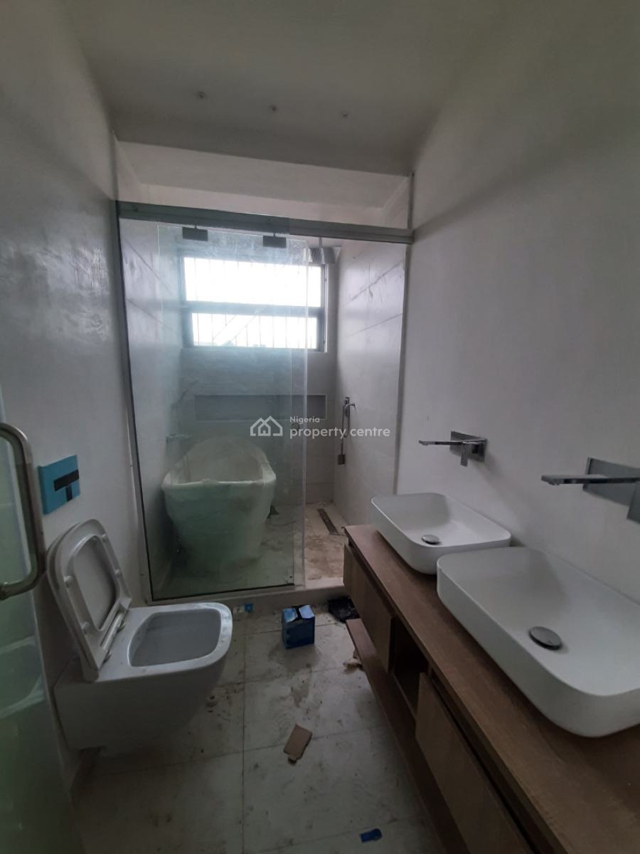 Serviced 3 Bedroom En-suite Flat with Open Fitted Kitchen with Cabinet, Lekki Phase 1, Lekki, Lagos, Flat / Apartment for Rent