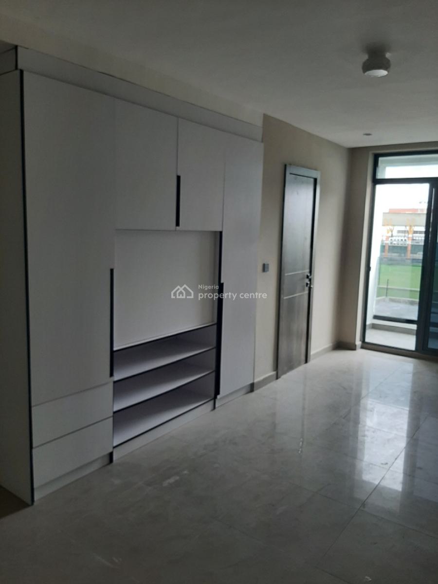 Serviced 3 Bedroom En-suite Flat with Open Fitted Kitchen with Cabinet, Lekki Phase 1, Lekki, Lagos, Flat / Apartment for Rent