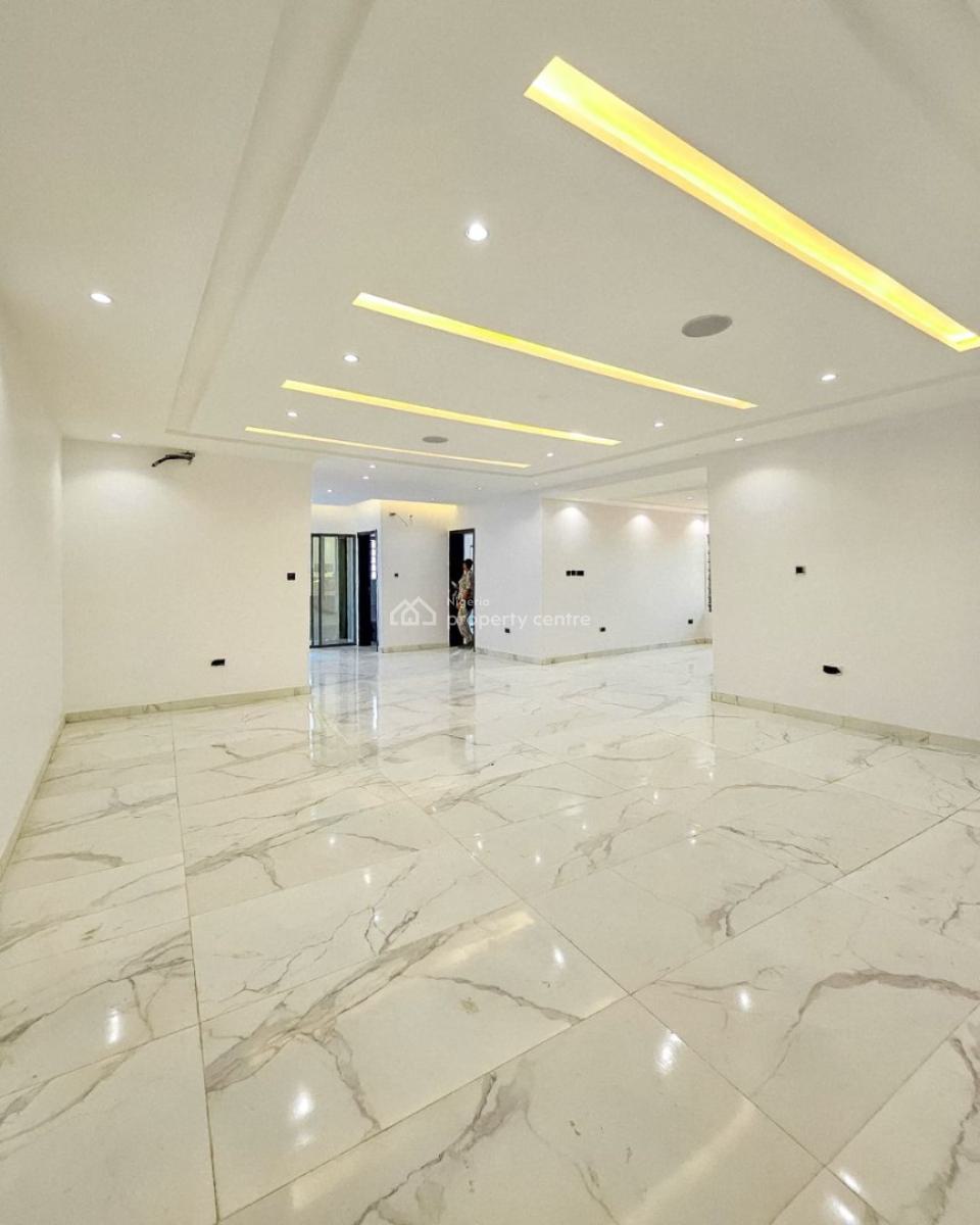 Serviced 3 Bedroom Flat + Elevator, Lekki Phase 1, Lekki, Lagos, Flat / Apartment for Sale
