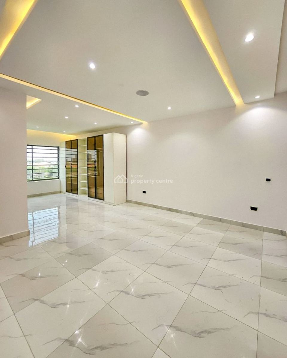 Serviced 3 Bedroom Flat + Elevator, Lekki Phase 1, Lekki, Lagos, Flat / Apartment for Sale