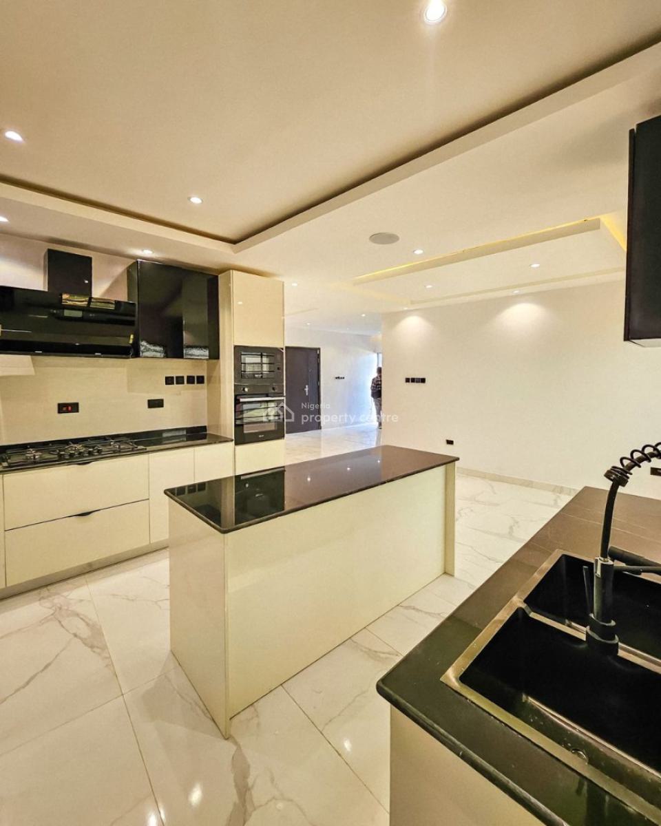 Serviced 3 Bedroom Flat + Elevator, Lekki Phase 1, Lekki, Lagos, Flat / Apartment for Sale