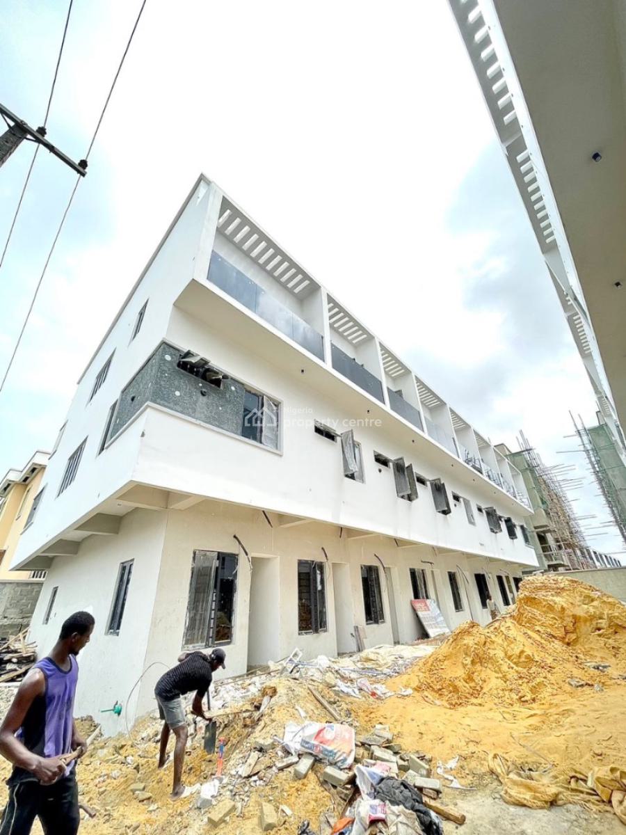 2 Bedrooms Terraced Duplex in a Secured Estate, Lekki Phase 1, Lekki, Lagos, Terraced Duplex for Rent