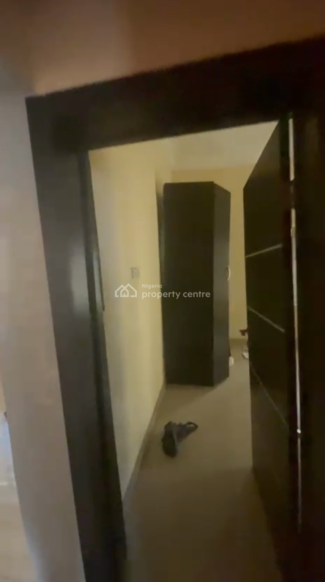 Upstairs 2 Bedrooms Flat, Green Field Estate, Ago Palace, Isolo, Lagos, Flat / Apartment for Rent
